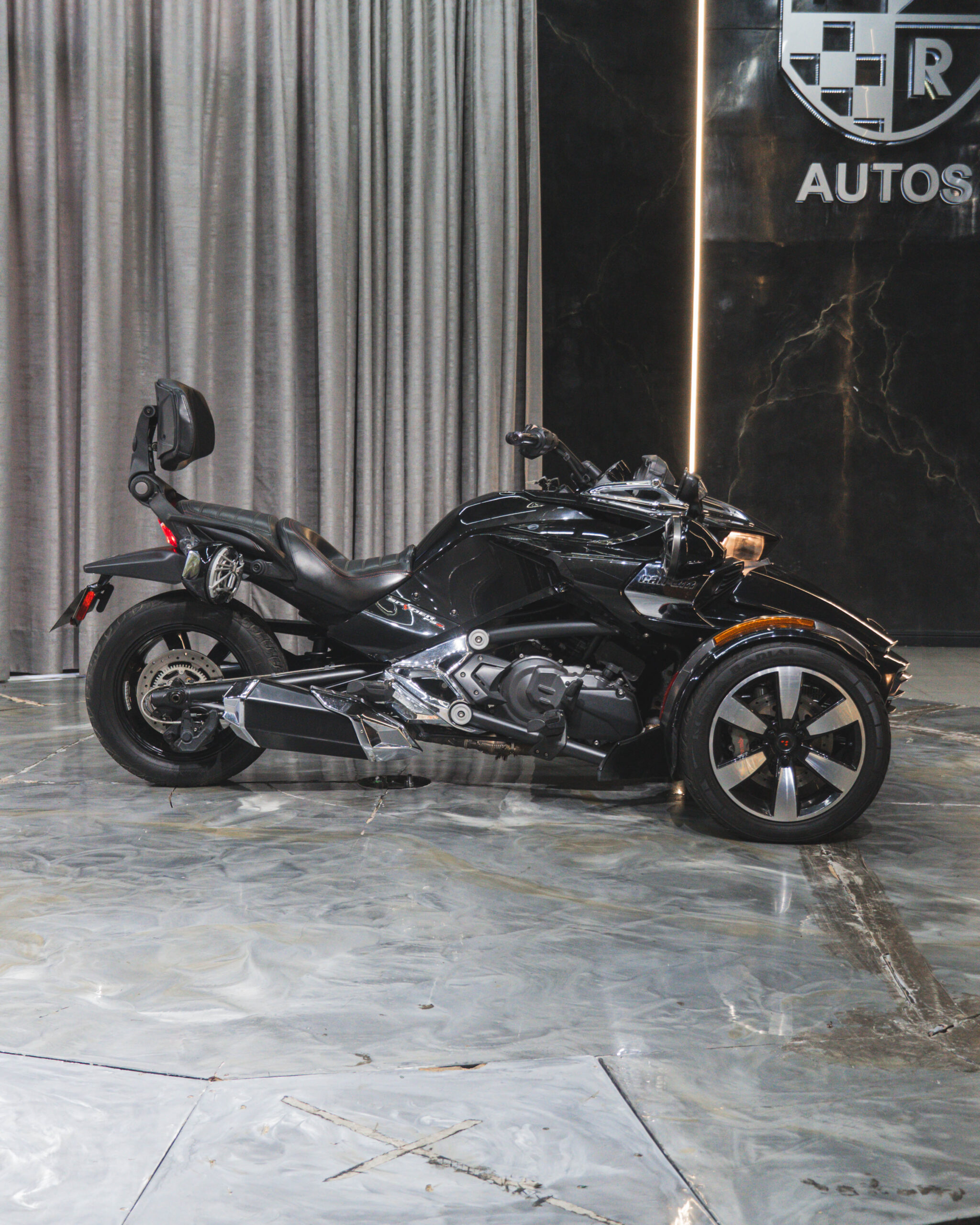 CAN-AM SPYDER 2015