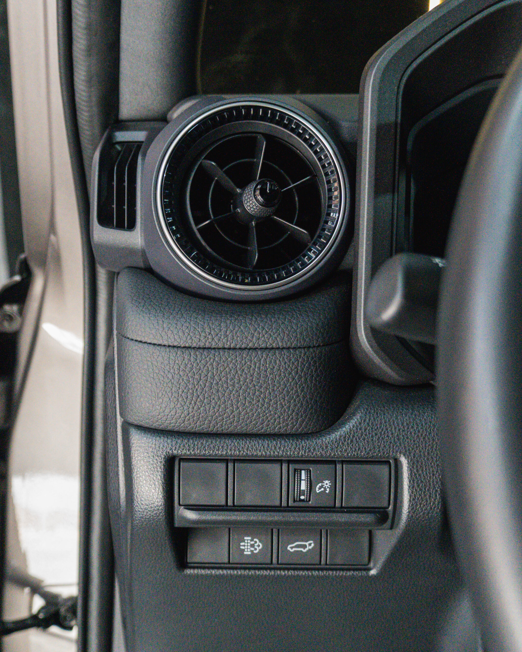 TOYOTA LAND CRUISER TXL DIESEL 2025