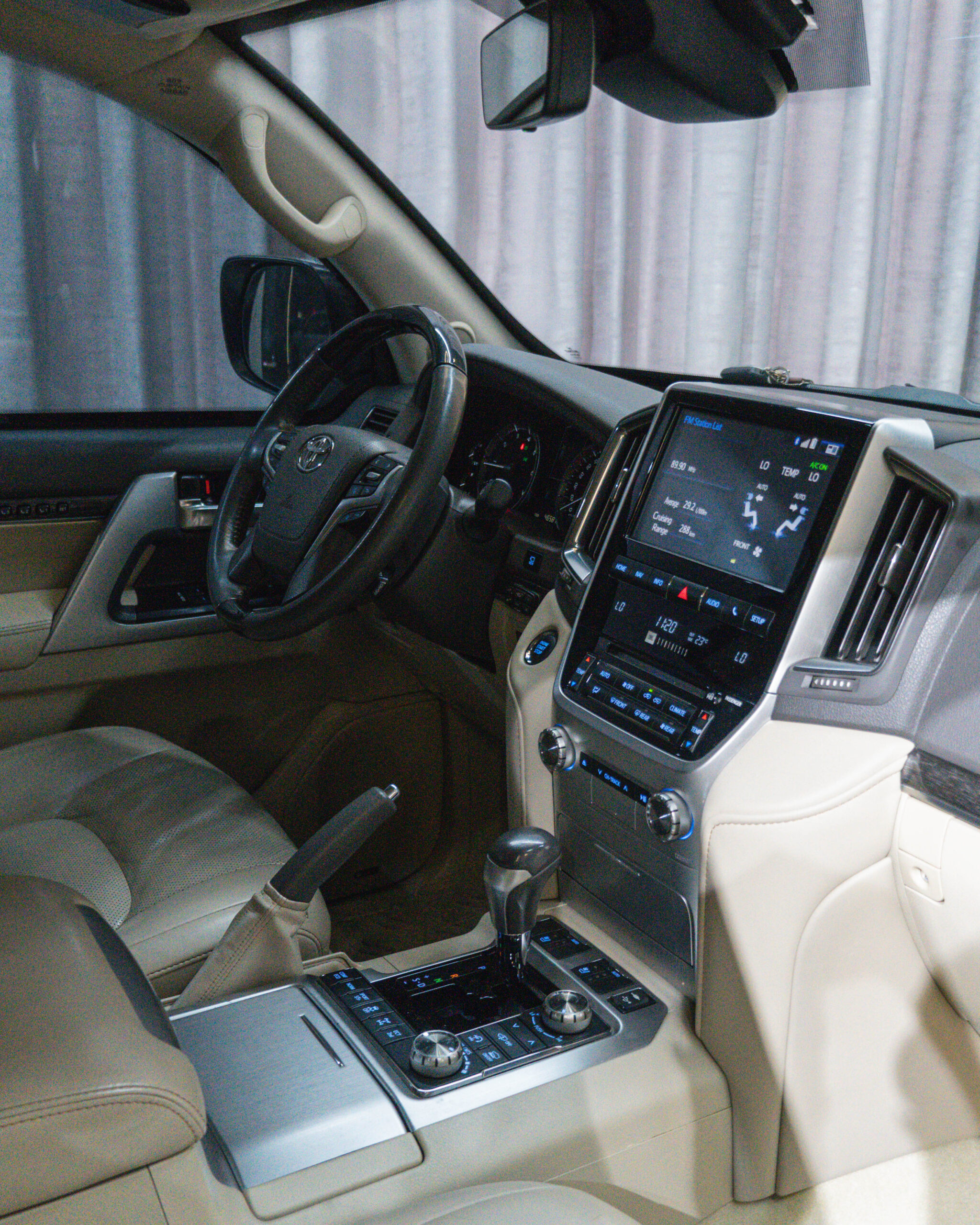 TOYOTA LAND CRUISER LC200 VX BLINDADA 2019