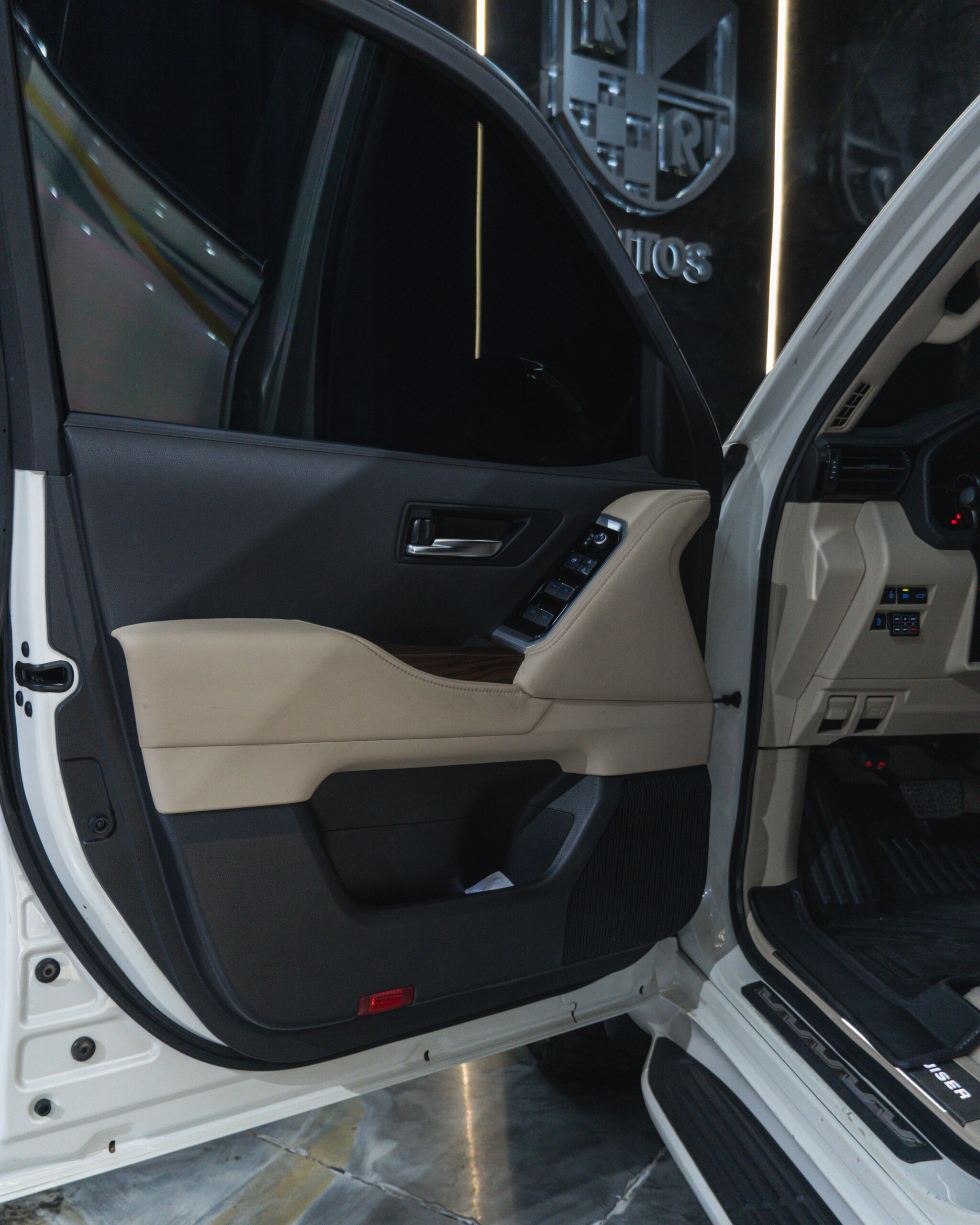 TOYOTA LAND CRUISER 300 GXR DIESEL 2023